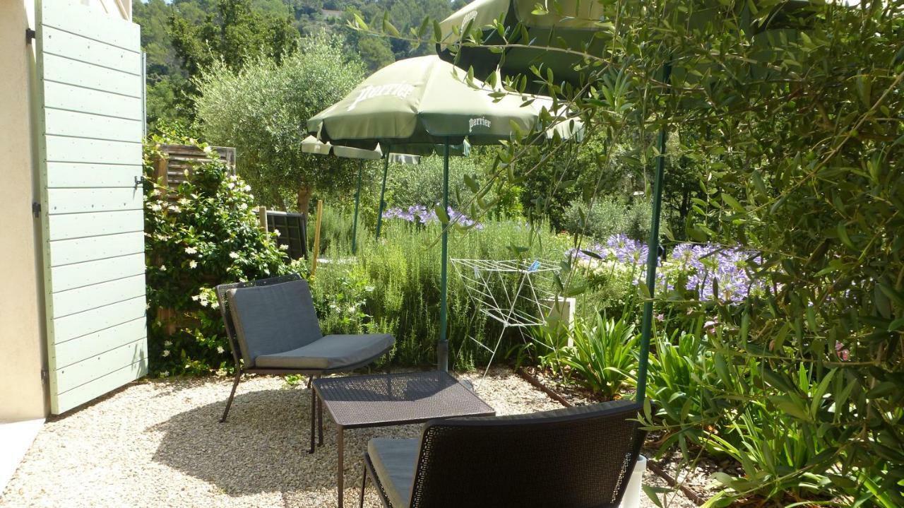 Le Vallon Des Oliviers Montauroux Exteriör bild